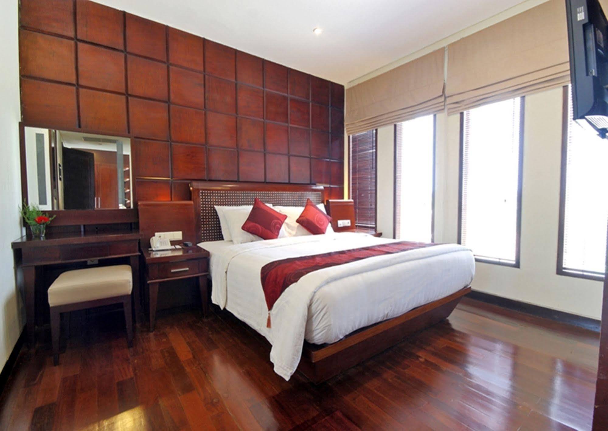 Capital O 2114 Grand Jimbaran Boutique Hotel Ngoại thất bức ảnh