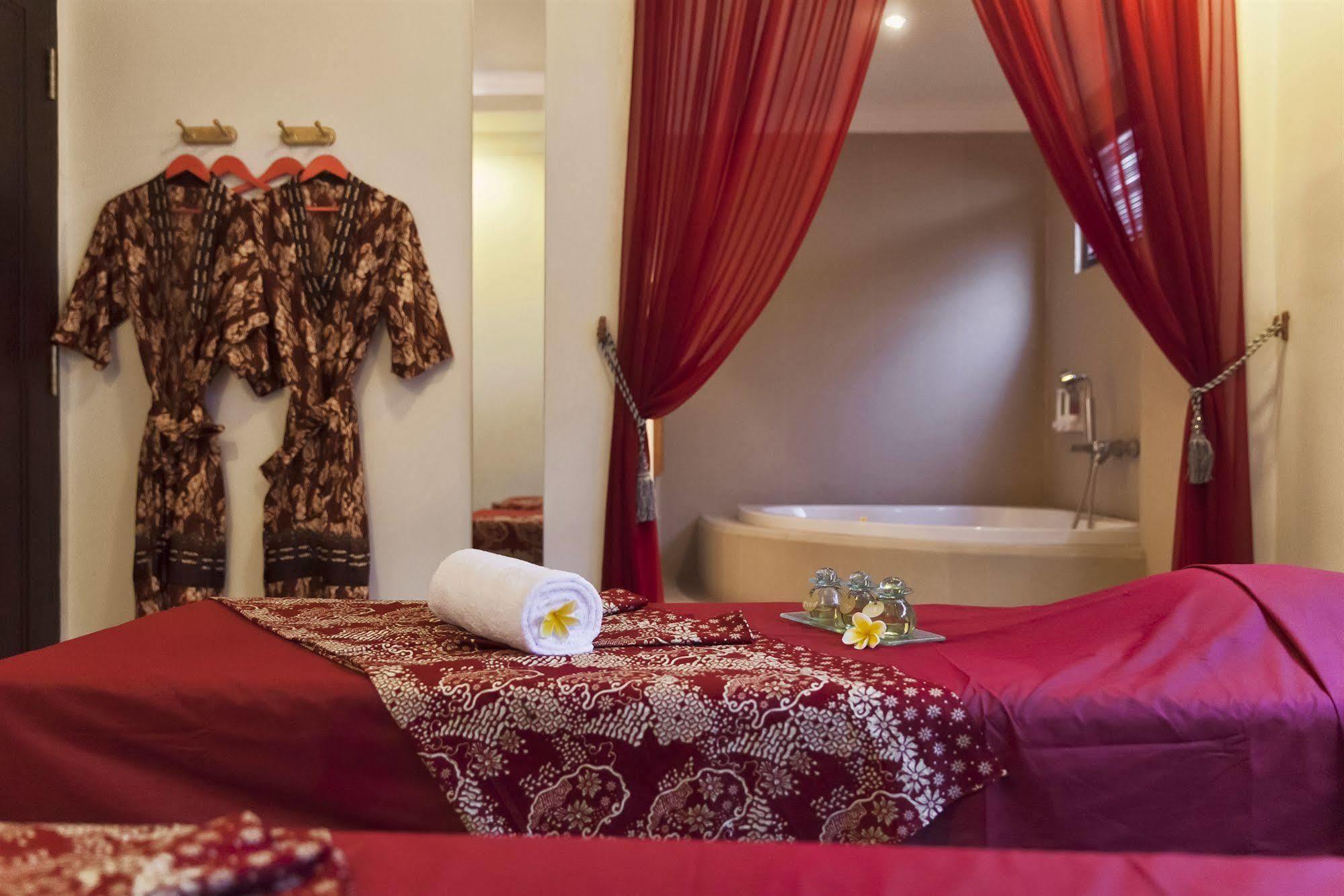 Capital O 2114 Grand Jimbaran Boutique Hotel Ngoại thất bức ảnh