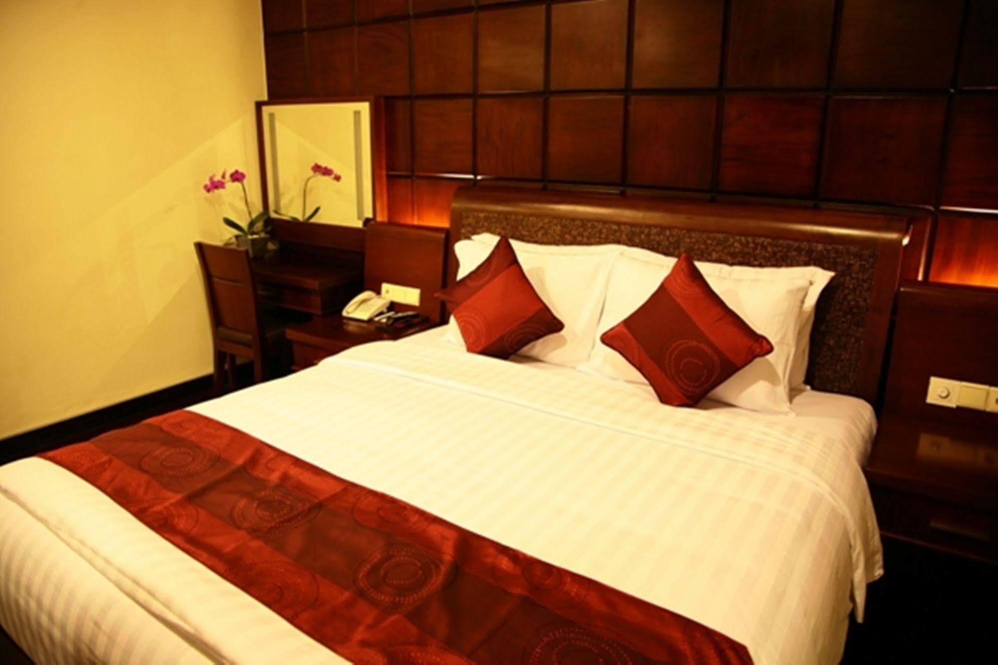 Capital O 2114 Grand Jimbaran Boutique Hotel Ngoại thất bức ảnh