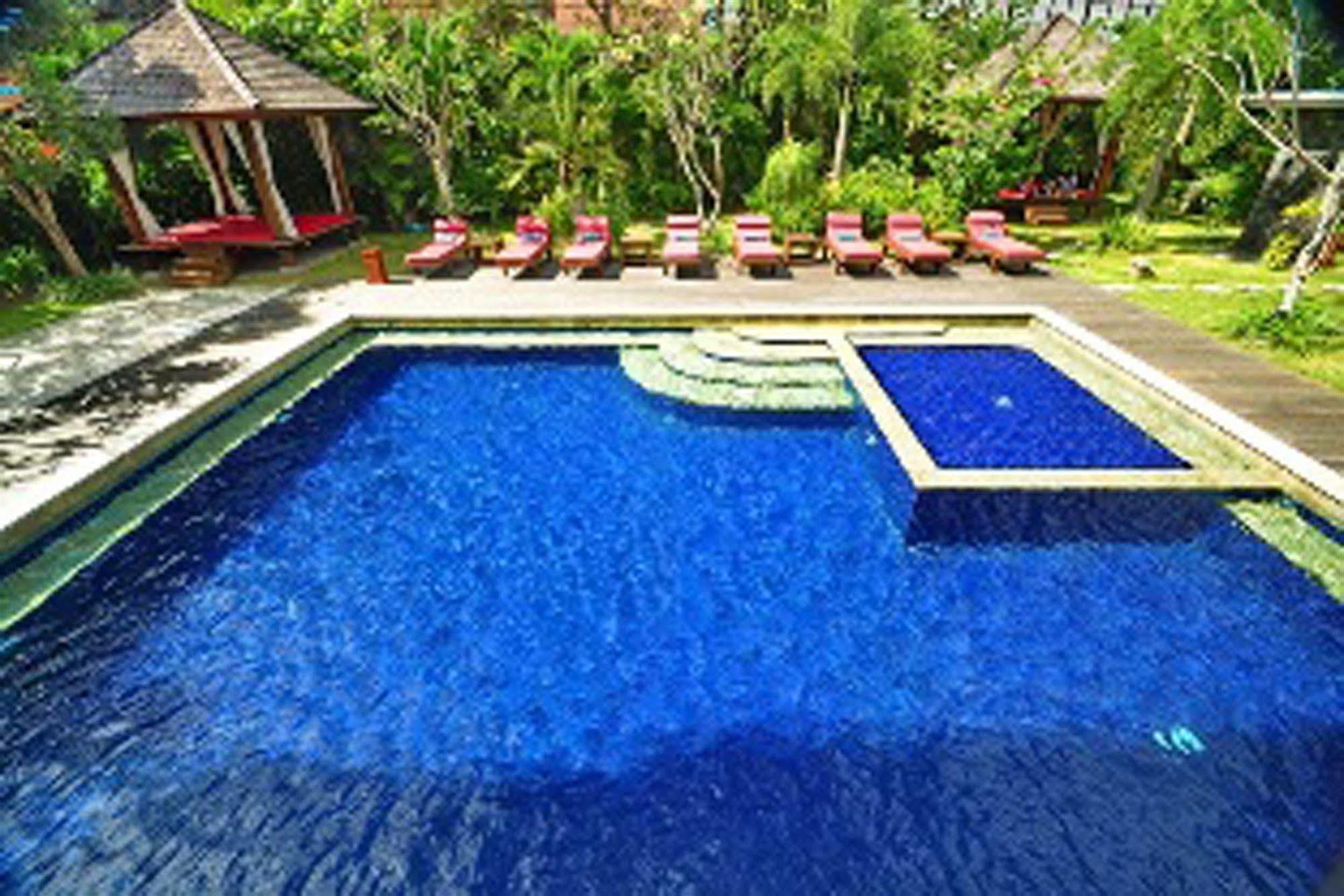 Capital O 2114 Grand Jimbaran Boutique Hotel Ngoại thất bức ảnh